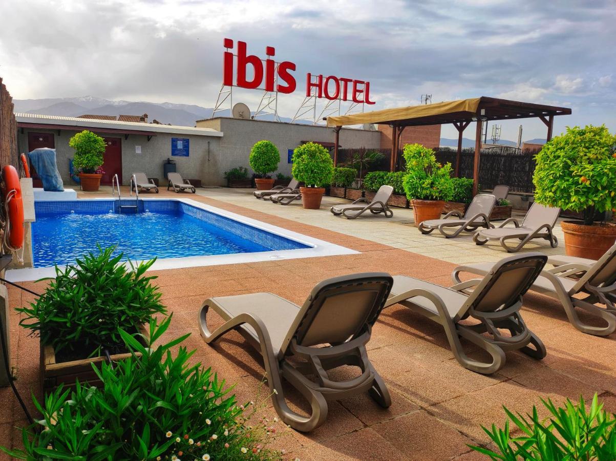 Ibis Granada Hotel Exterior foto